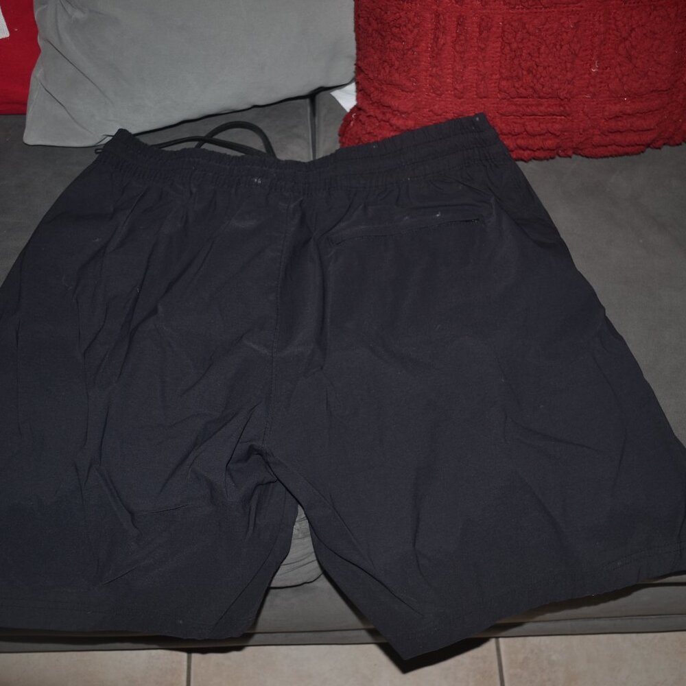 Pre-owned Stylus Athletic shorts size 2XLT, Color black.